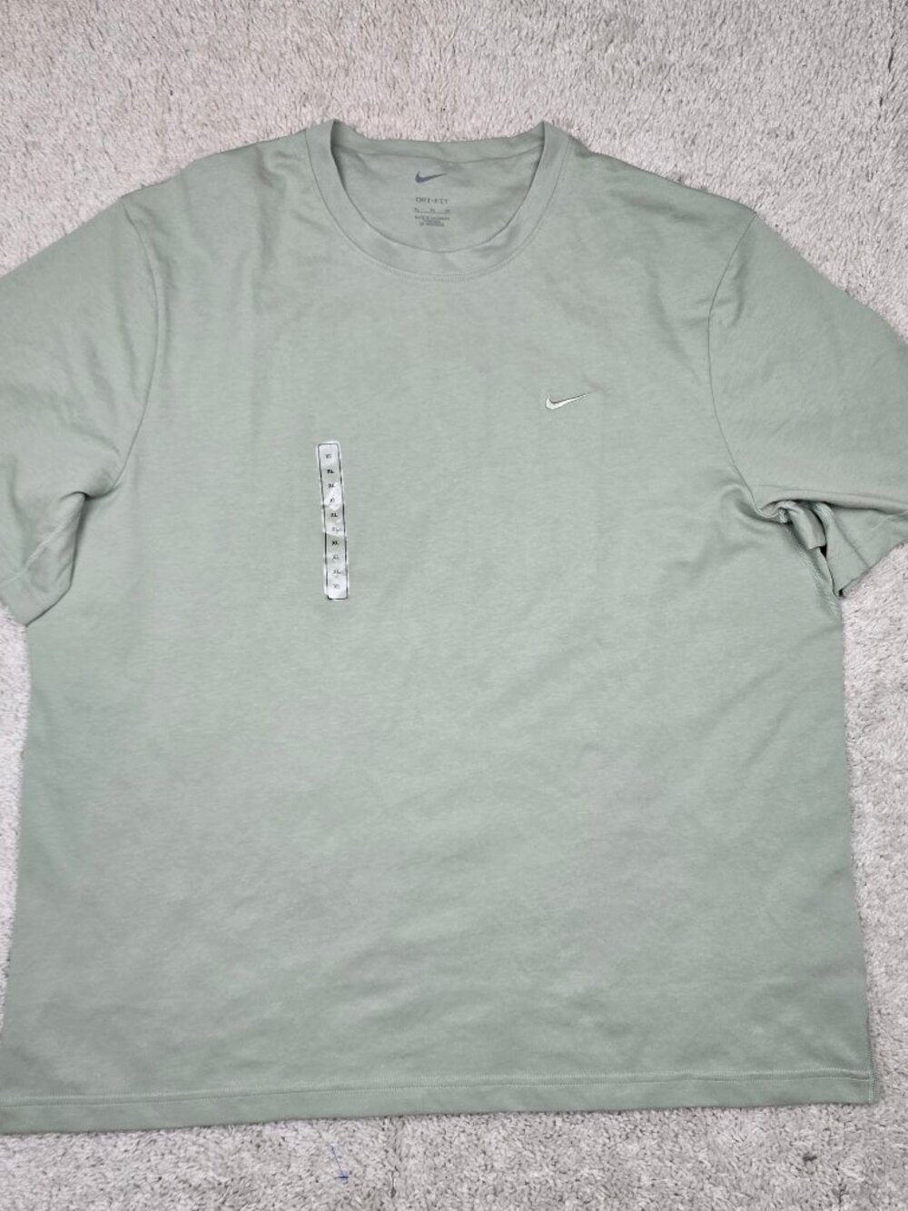 Nike Mens Loose Fit T-Shirt White Logo XL NWOT Green Casual Fit Basketball USA